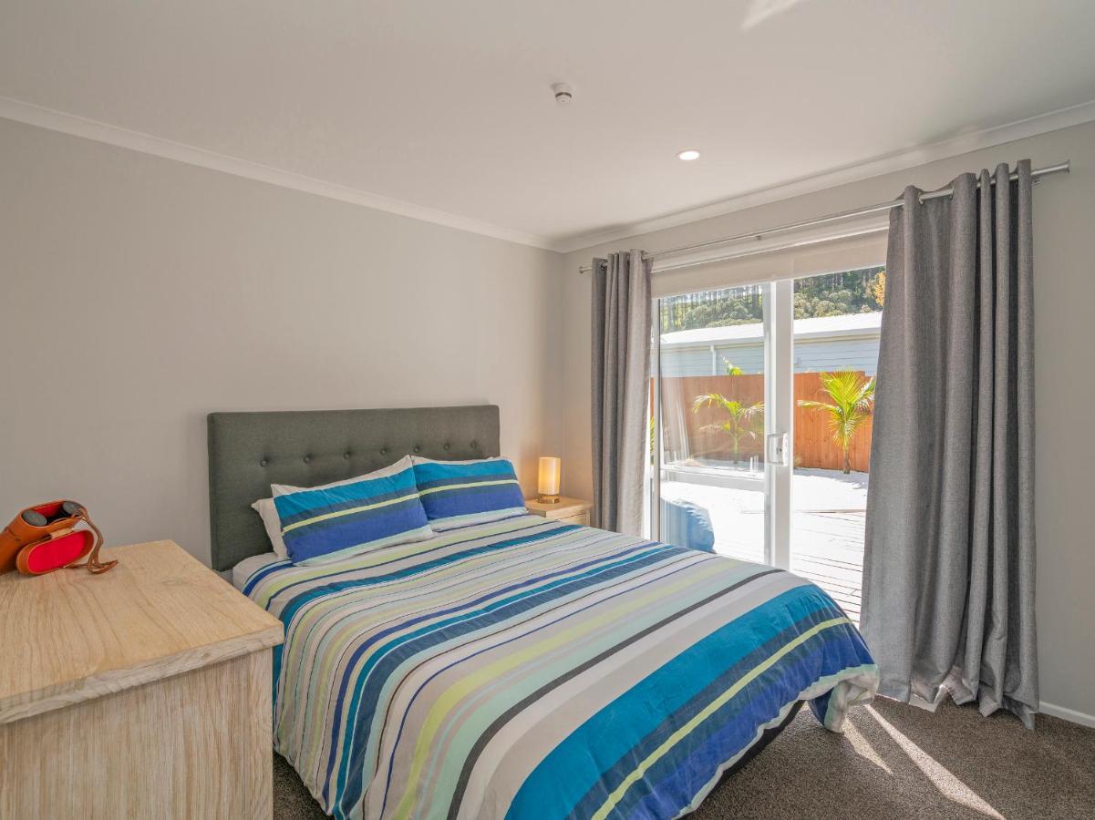 Modern Beach Pad - Whitianga Holiday Home Екстер'єр фото