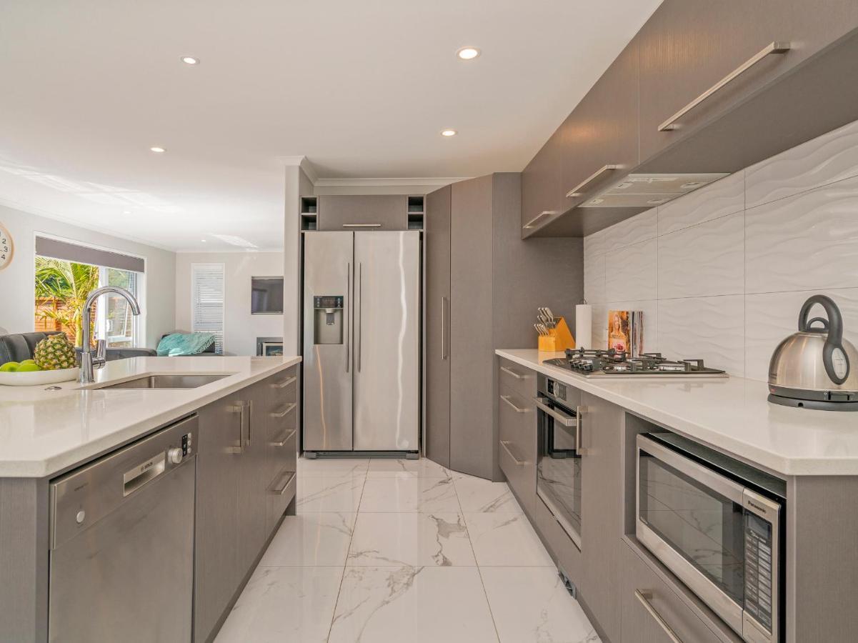 Modern Beach Pad - Whitianga Holiday Home Екстер'єр фото