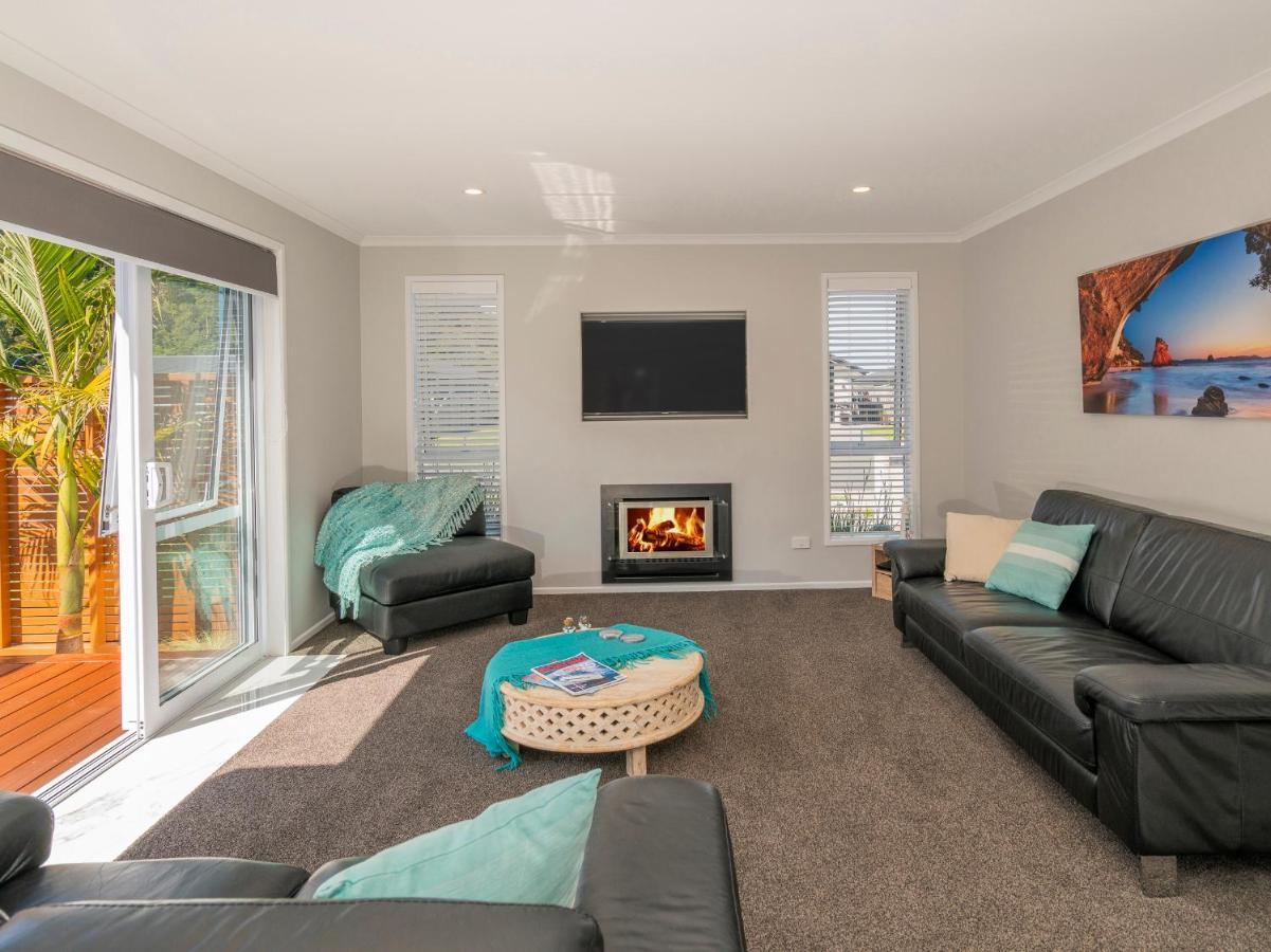 Modern Beach Pad - Whitianga Holiday Home Екстер'єр фото