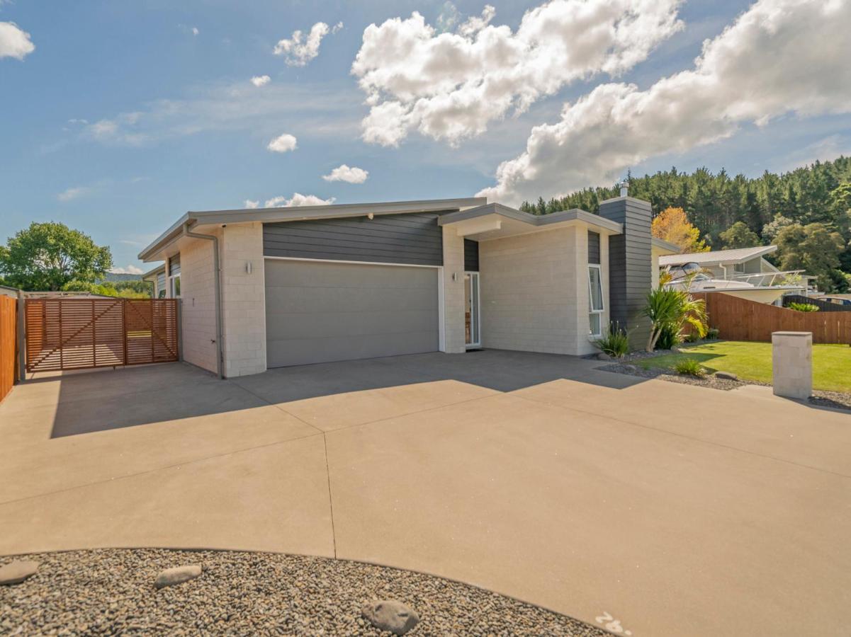Modern Beach Pad - Whitianga Holiday Home Екстер'єр фото