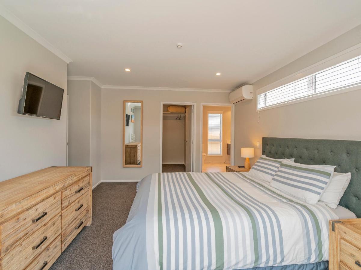 Modern Beach Pad - Whitianga Holiday Home Екстер'єр фото